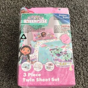 Dreamworks Gabbys dollhouse  Adventures 3 Piece Twin Sheet Set - Pink and Blue